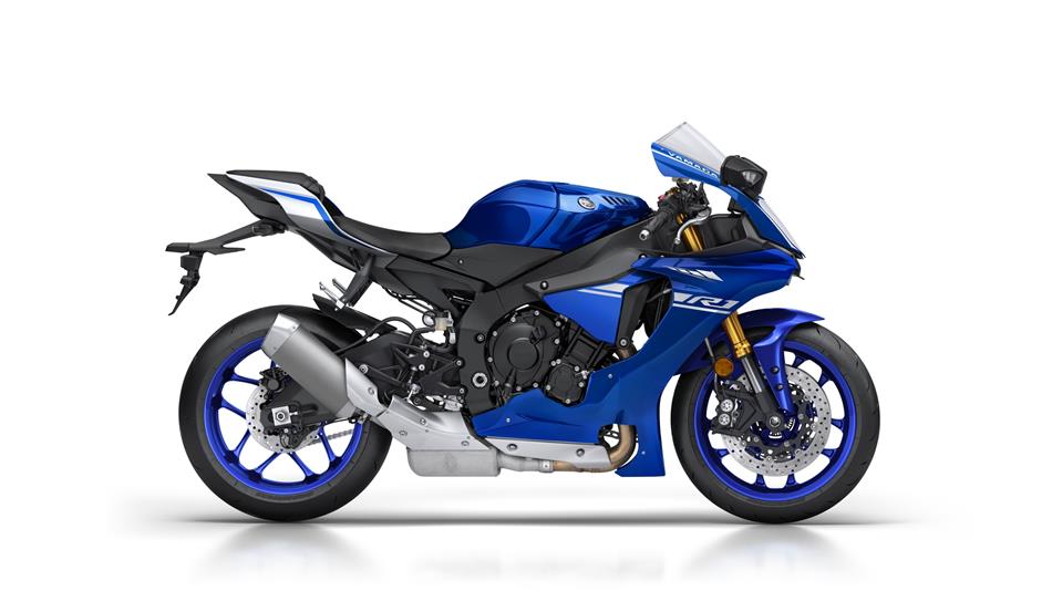 2017-yamaha-yzf-r1-eu-race-blu-studio-002